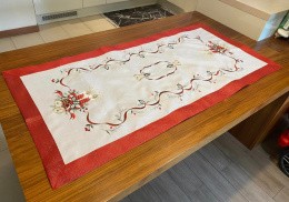 Christmas tablecloths and table runners, dimensions: 40x90, 60x120, 85/85, 110x160, 130x180, 150x220, 150x260, 150x300